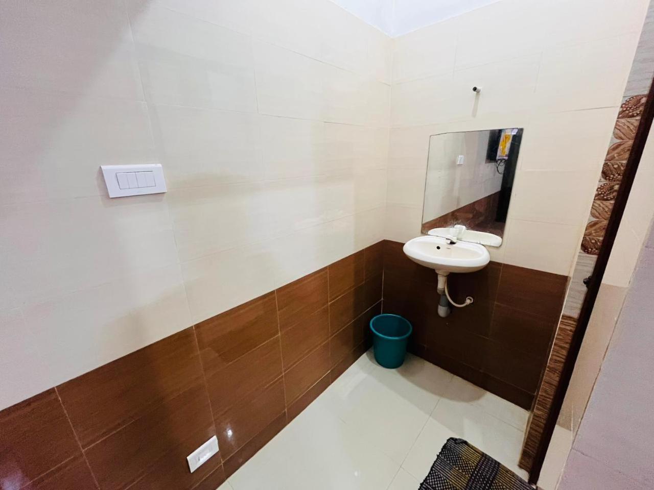 Velanganni Vinodth Homestay Exterior photo
